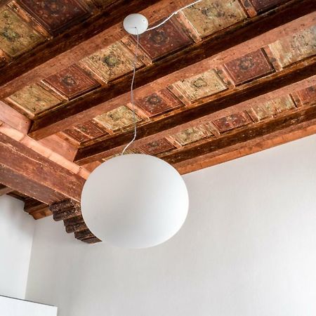 Casa Degli Scacchi Apartment มานโตวา ภายนอก รูปภาพ