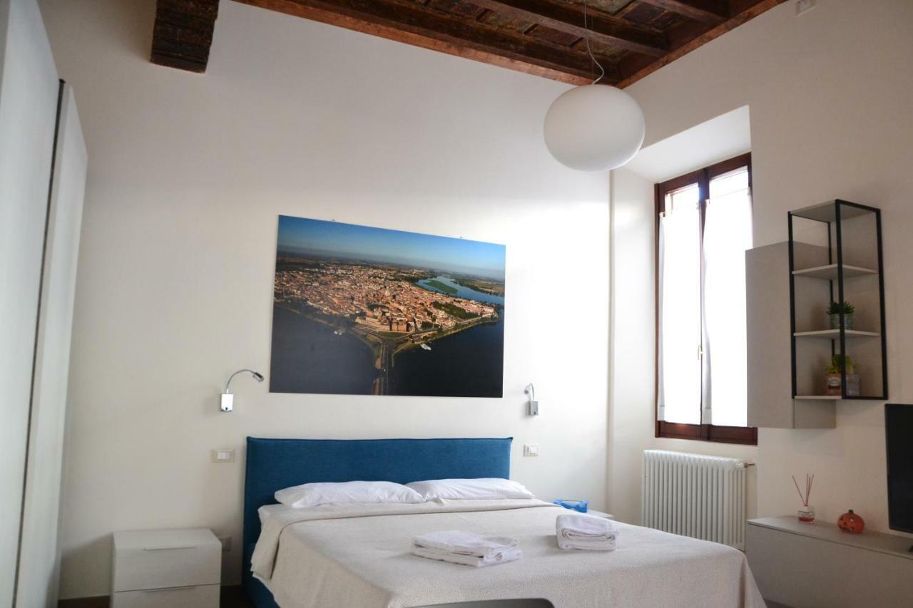 Casa Degli Scacchi Apartment มานโตวา ภายนอก รูปภาพ